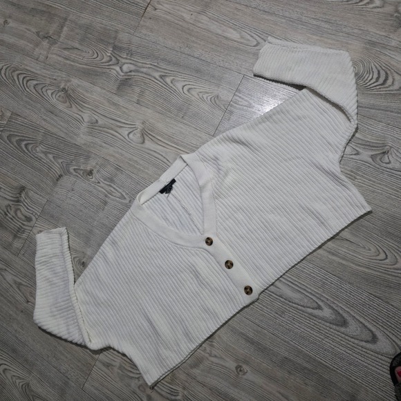 Forever 21 Sweaters - Forever 21 Cropped Knit Cardigan Sweater Cream Size Medium